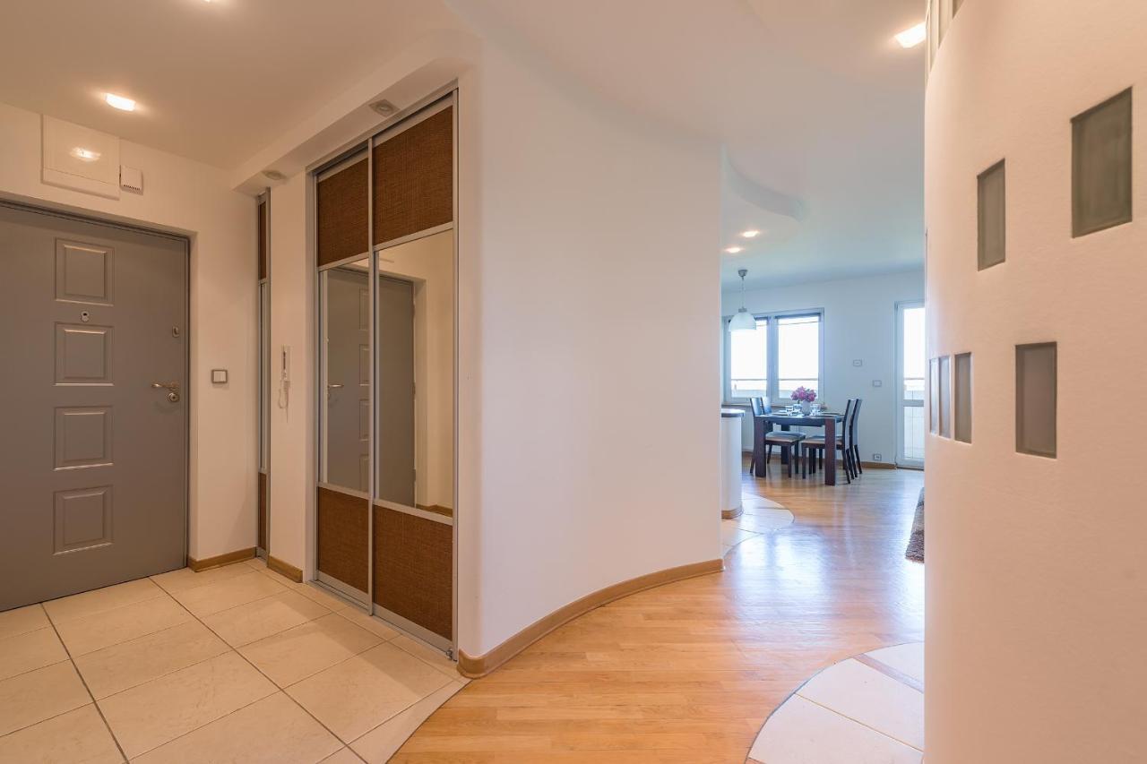 Miasteczko Orange P&O Service Apartments Varsovie Extérieur photo