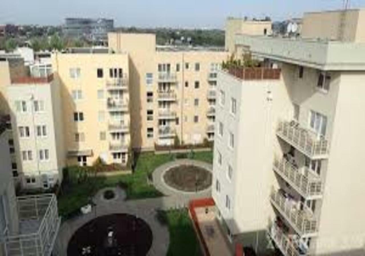 Miasteczko Orange P&O Service Apartments Varsovie Extérieur photo